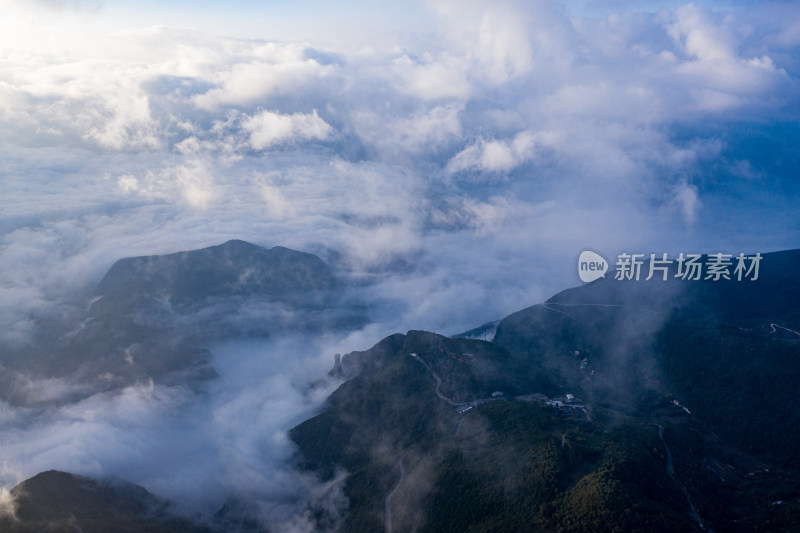 巫山云海，巫山县城，长江三峡