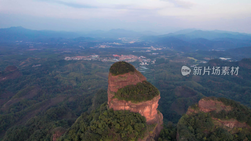 广东韶关丹霞山晚霞夕阳航拍图