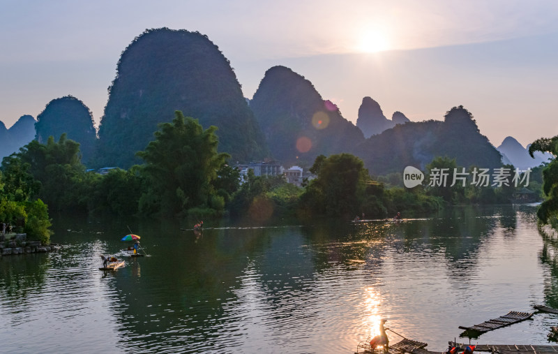 桂林阳朔十里画廊遇龙河夕阳落日山水风光