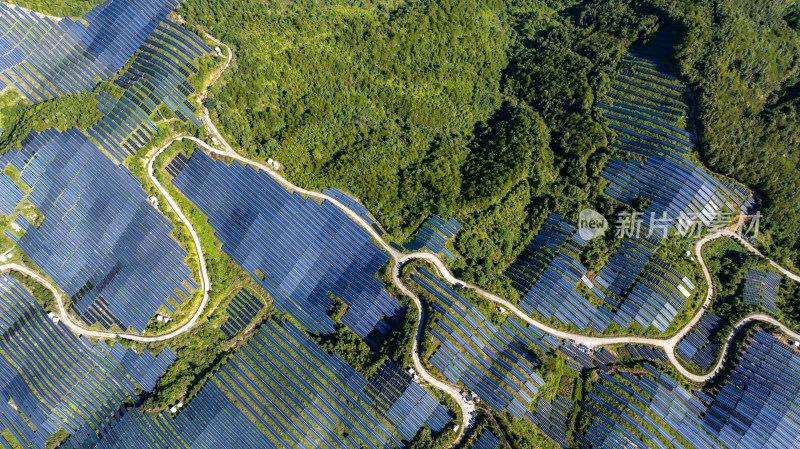 航拍大型光伏发电基地，新能源产业基地