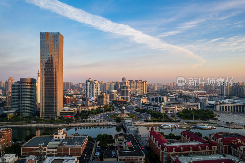 天津海河沿岸世纪钟广场城市建筑日出风光