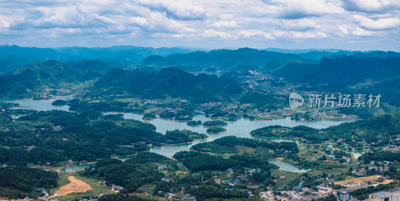 航拍白天贵州遵义市新蒲新区山地自然风光