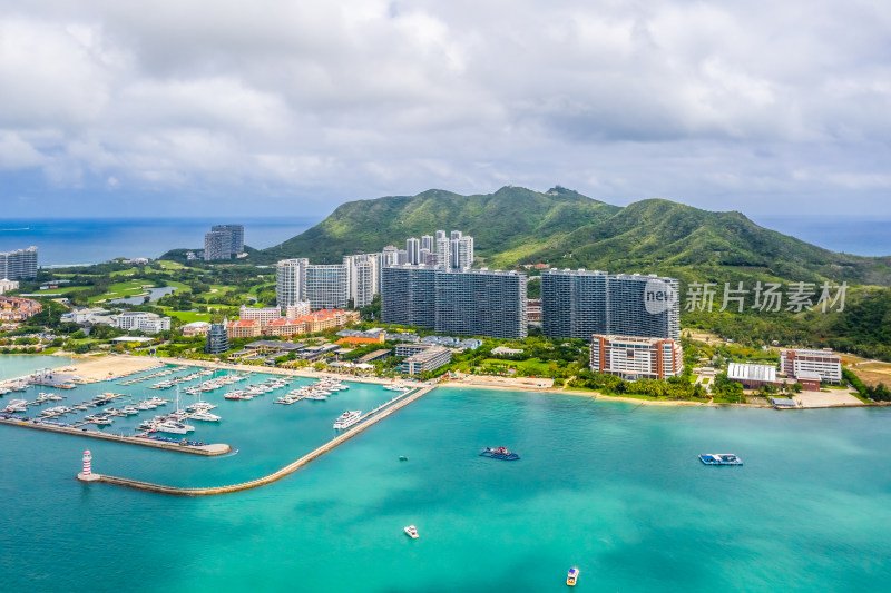 海南三亚半山半岛帆船港航拍