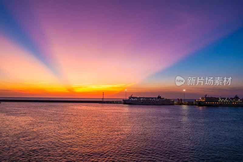 海口海安港轮渡码头晚霞