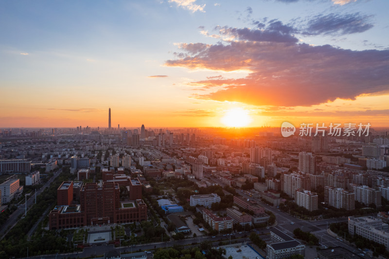 天津天塔湖水上公园景区城市日落晚霞风光