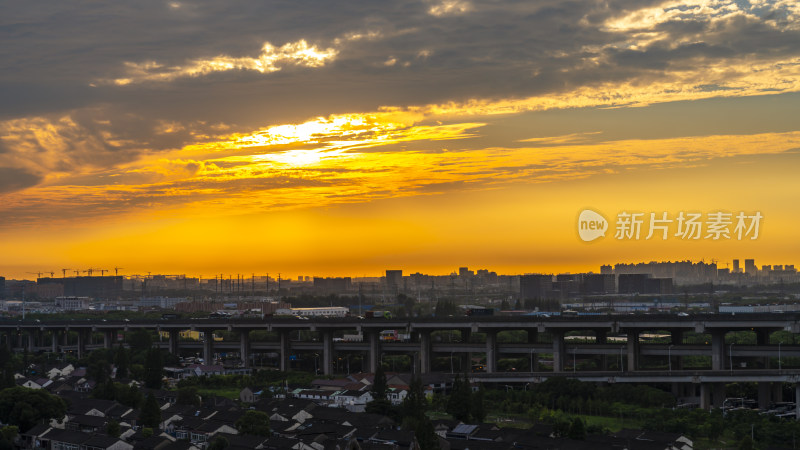 城市日落时分高架桥景观