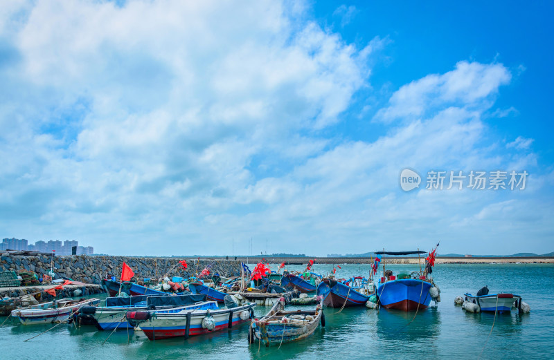福建福州平潭岛北港村海湾港口码头渔船