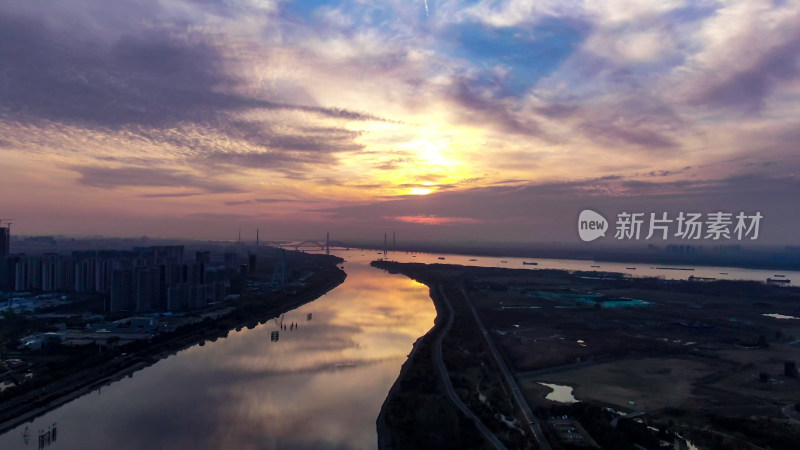 航拍江苏南京之眼长江日落晚霞夕阳