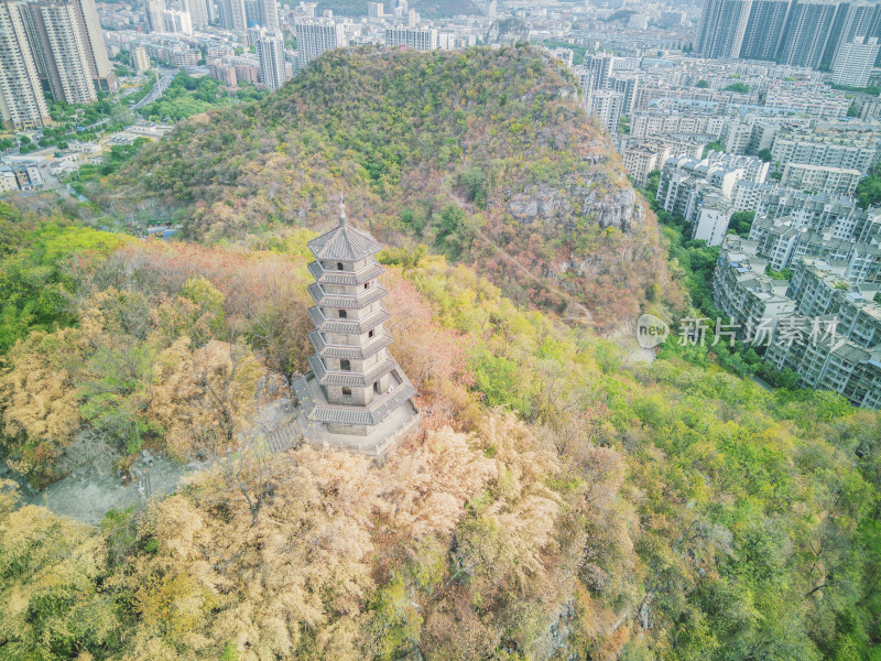 航拍柳州蟠龙山、文光塔与居民楼