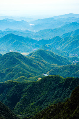 连绵起伏的山脉大山安吉山川风景森林