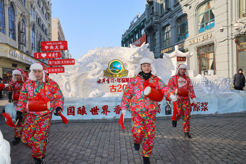 中央大街上的民俗表演