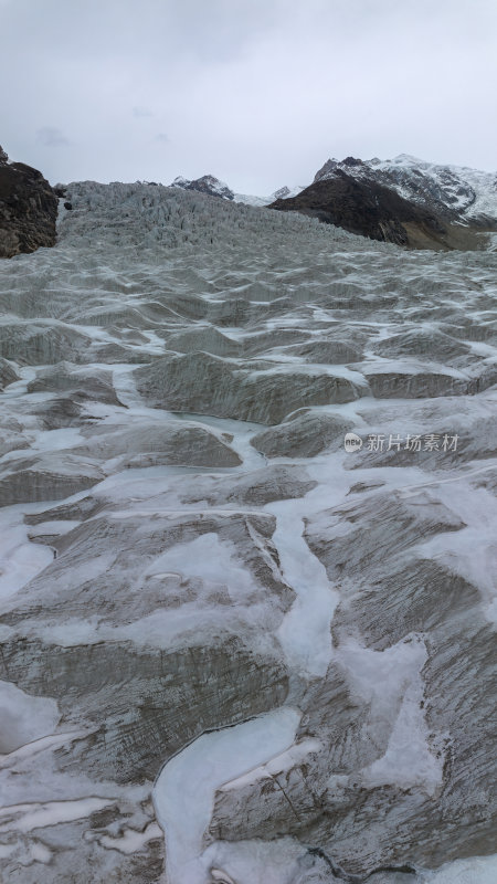 西藏那曲地区布加雪山冰川冰湖高空航拍