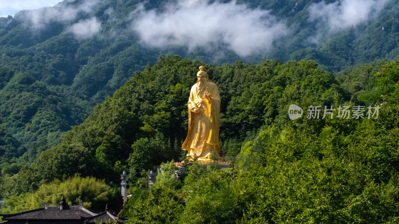 洛阳老君山景区老子雕像