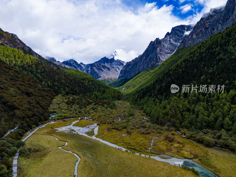 四川稻城亚丁旅游区美丽风光