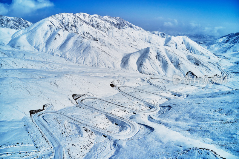 雪山上的公路