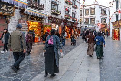 西藏拉萨大昭寺八廓街城市建筑