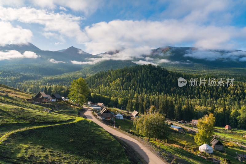 新疆阿勒泰白哈巴村风景