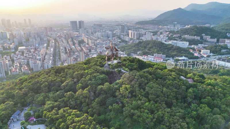 福建泉州郑成功雕像航拍图