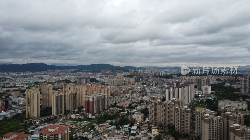 航拍广东省东莞市清溪镇风雨欲来城市风光