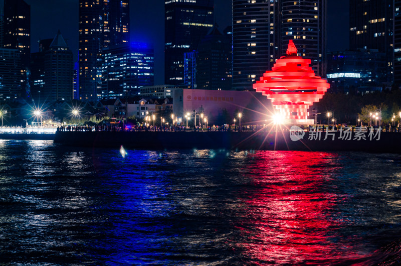 山东青岛市中心五四广场夜景