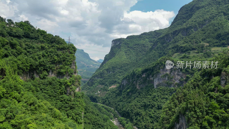 航拍大山峡谷森林自然风光