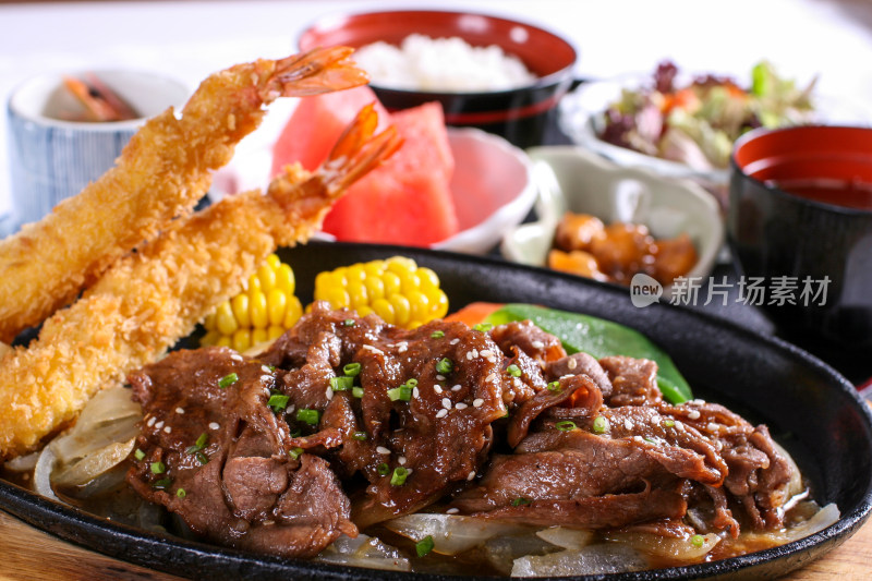 韩国风烧牛肉炸虾定食