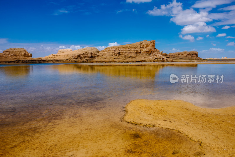 青海水上雅丹