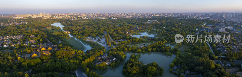 扬州瘦西湖大明寺航拍全景图