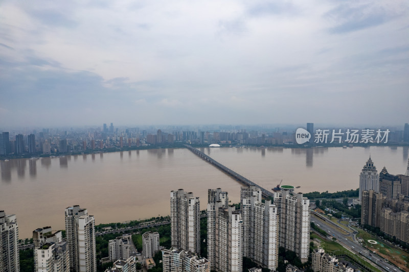 江西南昌城市暴雨来袭航拍图