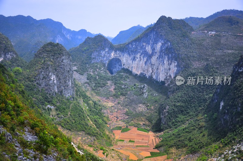 大石围天坑崇山峻岭鲜为人知的秘境