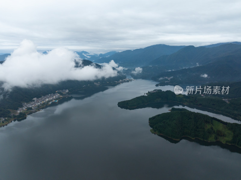 航拍四川眉山雅女湖风景