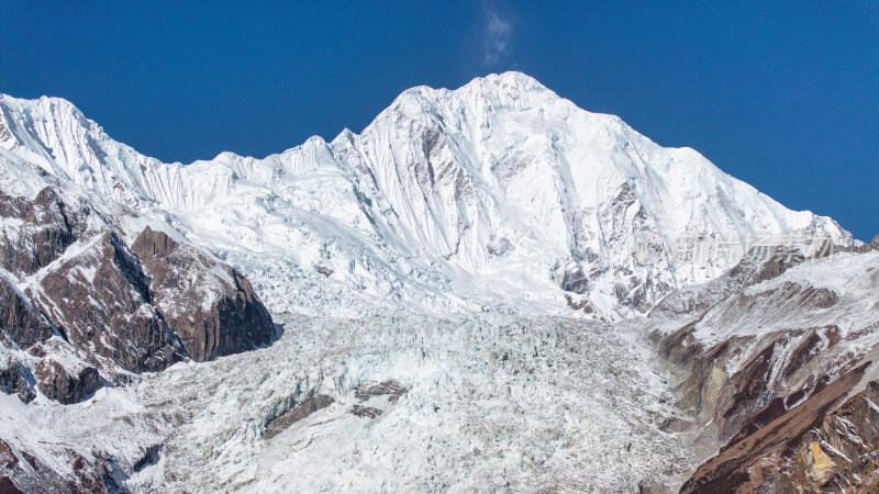 四川甘孜海螺沟的贡嘎雪山木雅贡嘎