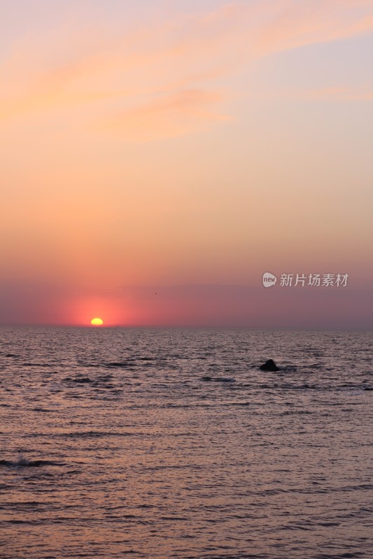 海上日落景象