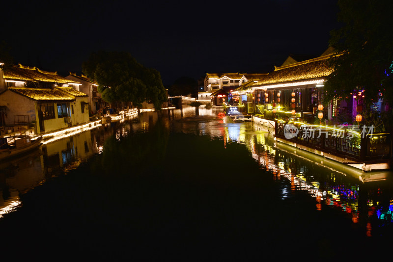 江苏苏州同里古镇水乡夜景