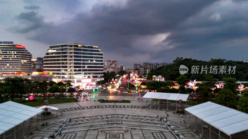 广东肇庆城市夜景灯光航拍图