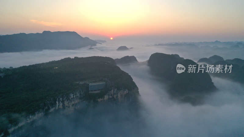 唯美高山日出云海