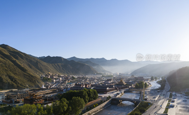 甘肃甘南州拉不楞寺镇景区贡唐宝塔航拍