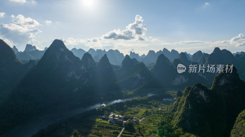 广西桂林山水漓江风光九马画山唯美耶稣光