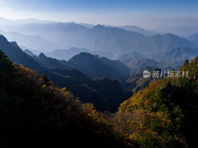 南阳老界岭伏牛山群山日出