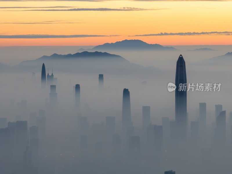 深圳福田CBD大湾区城市天际线上的薄雾