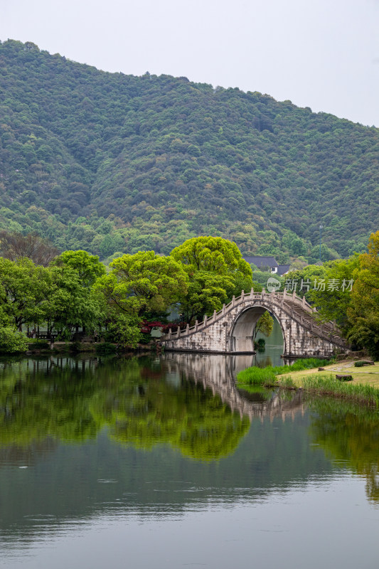 杭州湘湖风景区自然山水倒影景观