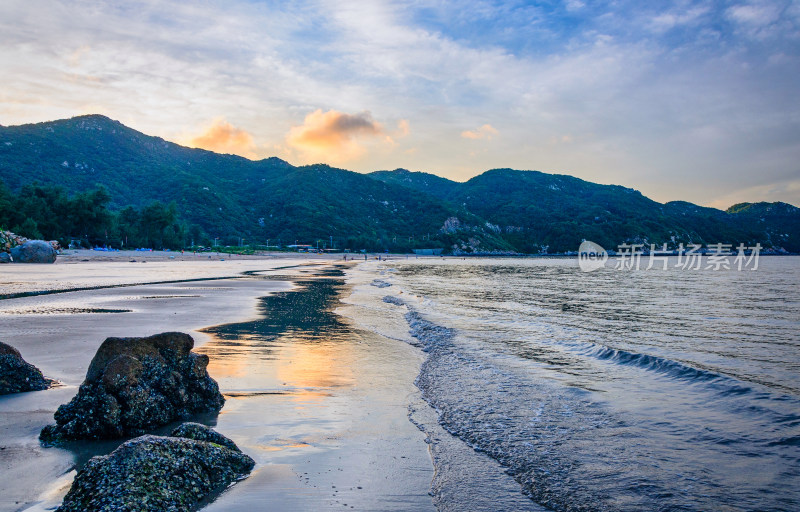 汕头南澳岛海岸沙滩夕阳晚霞自然风光