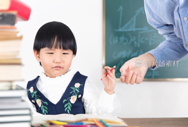 上课时的老师和学生