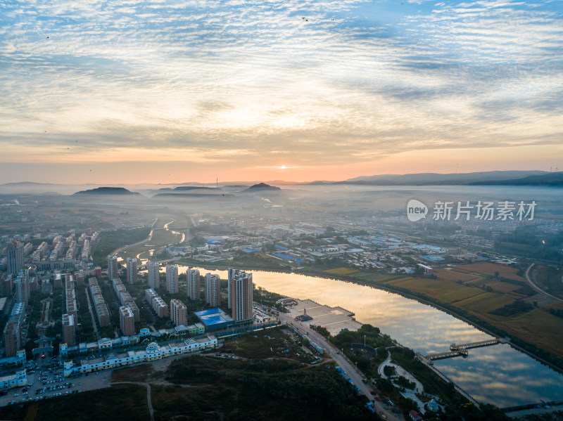 中国东北辽宁阜新市区城市日出航拍