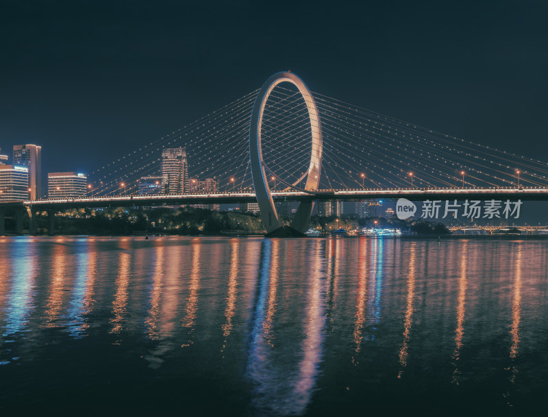 柳州白沙大桥与江滨建筑夜景