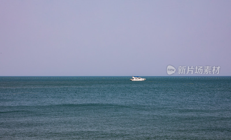 山东日照灯塔海滨海滩海天自然景观