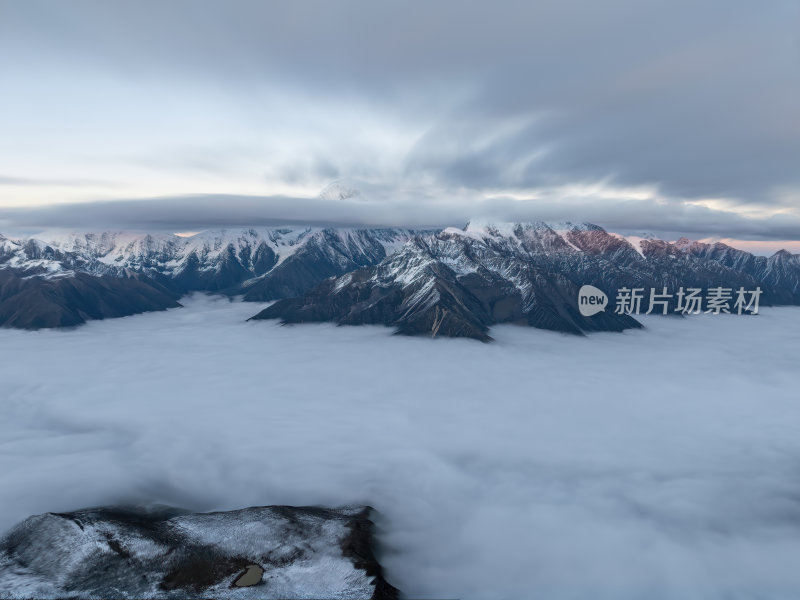 四川甘孜州子梅垭口云海贡嘎雪山高空航拍