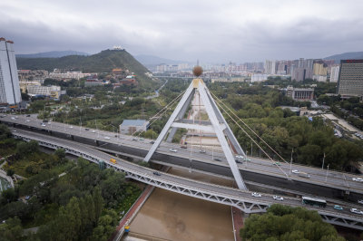 青海西宁市区航拍昆仑桥