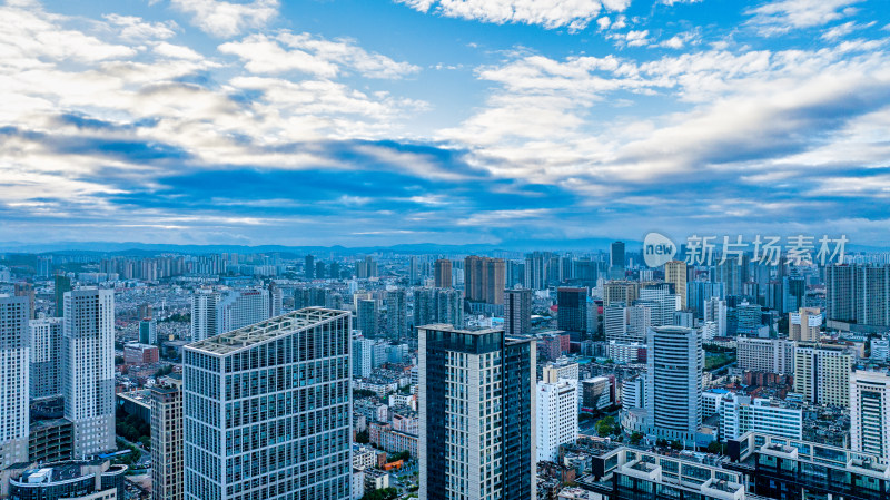 云南昆明主城区高楼清晨航拍