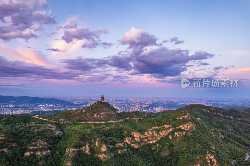 北京定都阁俯瞰城市全景晚霞